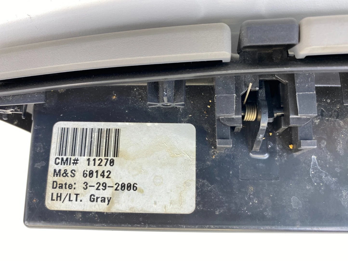 2004-2006 CADILLAC SRX FRONT LEFT DOOR STORAGE COMPARTMENT UNIT GRAY OEM