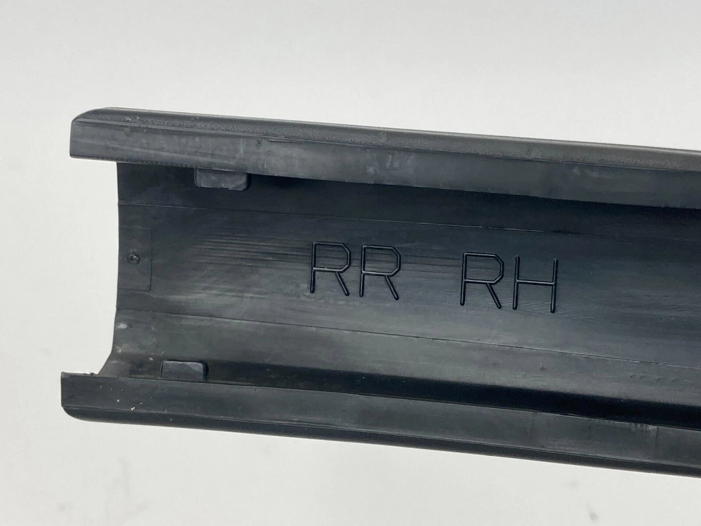 09-14 VOLKSWAGEN ROUTAN REAR RIGHT ROOF RACK RAIL END CAP TRIM COVER 05113400AB
