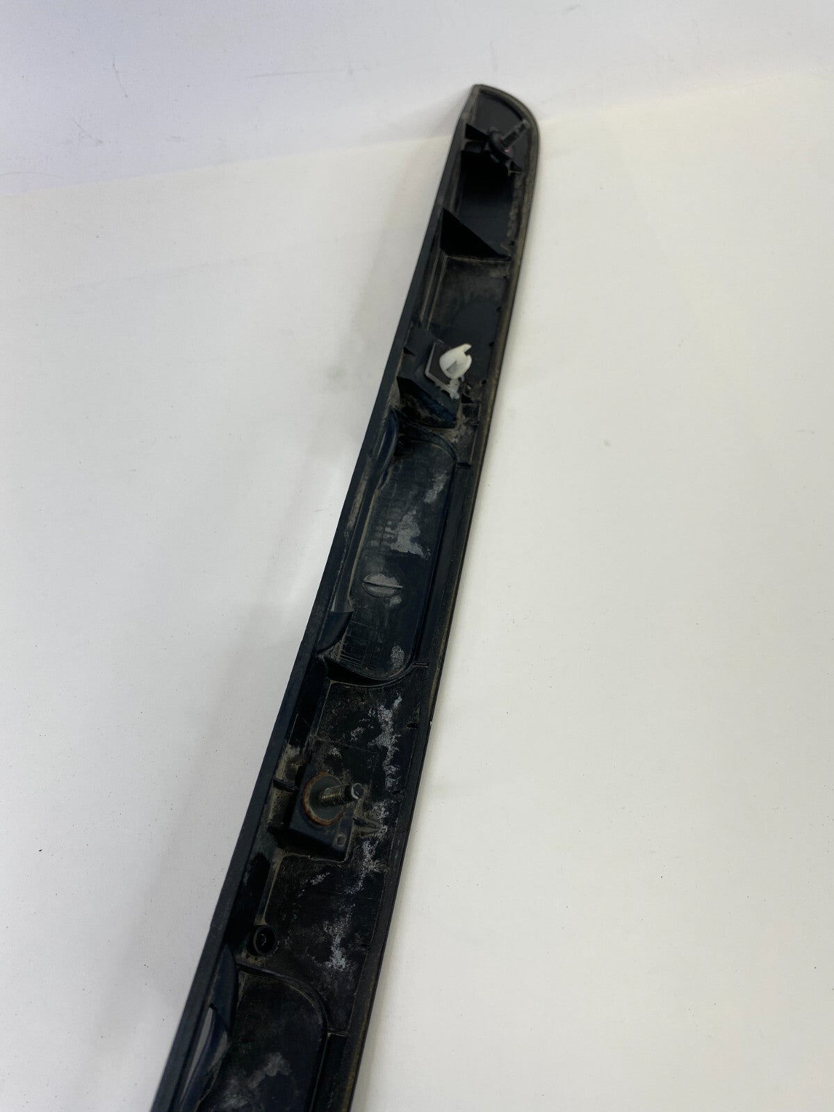 01 02 03 04 05 Honda Civic Rear Trunk Lid License Plate Molding 74890-S5P-A OEM