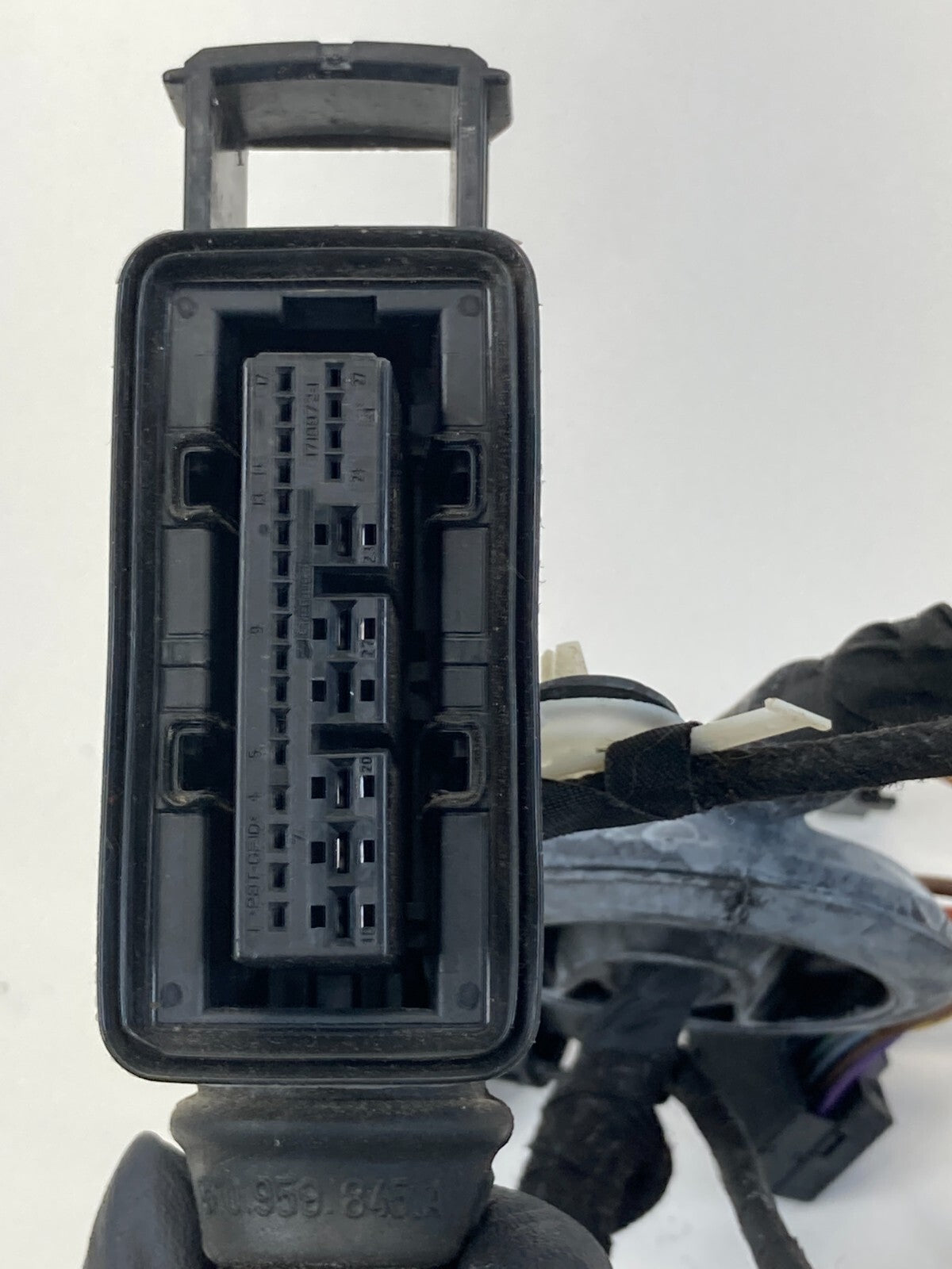 09-16 Audi A4 Quattro Sedan Rear Right Door Wire Wiring Harness 8K0971688AC OEM