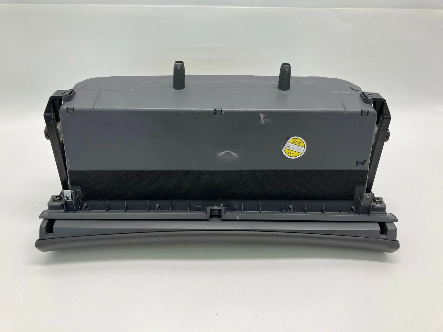 2006-2010 KIA SEDONA DASH UPPER GLOVE BOX STORAGE COMPARTMENT 4D847-35110