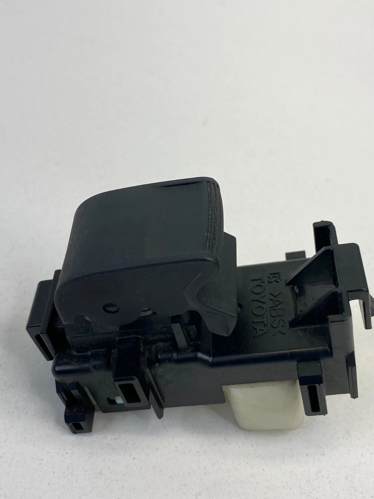 09-22 TOYOTA COROLLA SEDAN 06-18 RAV4 REAR RIGHT DOOR POWER WINDOW SWITCH OEM