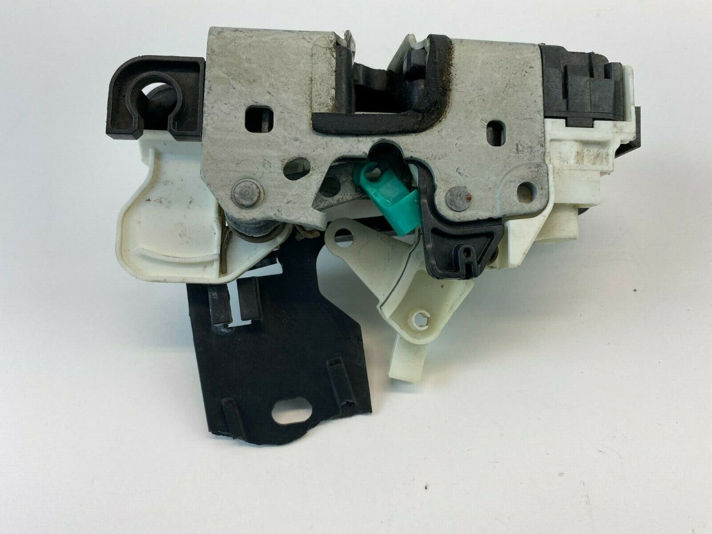 07-09 Caliber 07-10 Compass Patriot Front Left Door Lock Latch 04589411AE OEM