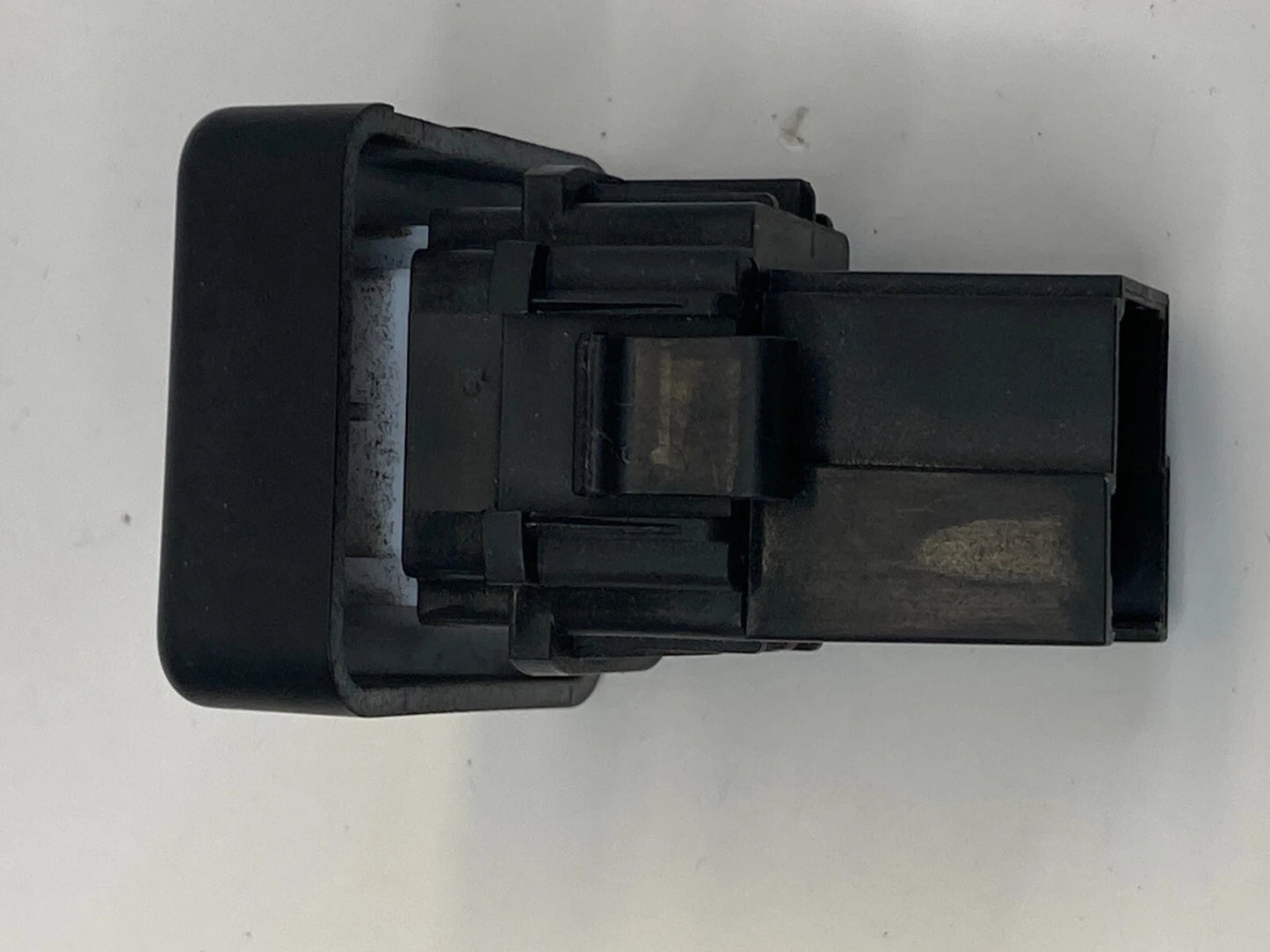 09-12 FORD FLEX REAR LIFTGATE TRUNK HATCH RELEASE CONTROL SWITCH OEM 8A8T-10E952