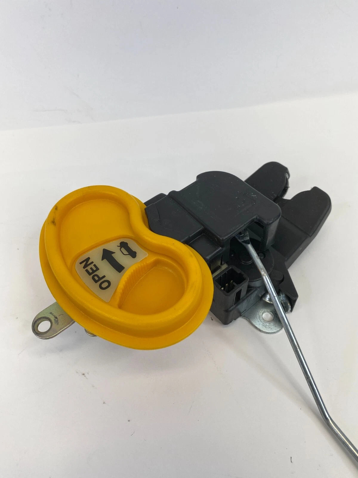 2006-2010 HYUNDAI ELANTRA SEDAN REAR TRUNK LID LOCK LATCH ACTUATOR RELEASE OEM
