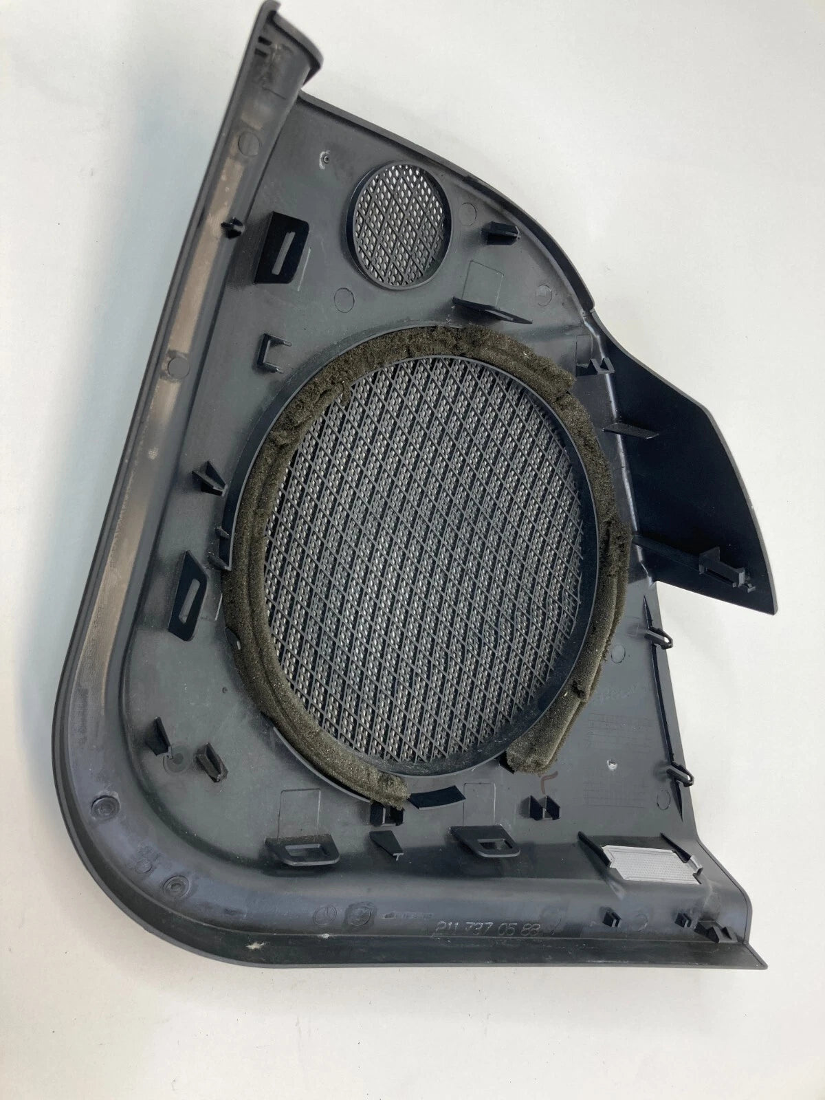 03-09 MERCEDES BENZ E350 REAR LEFT DOOR PANEL SPEAKER GRILLE COVER A2117370588