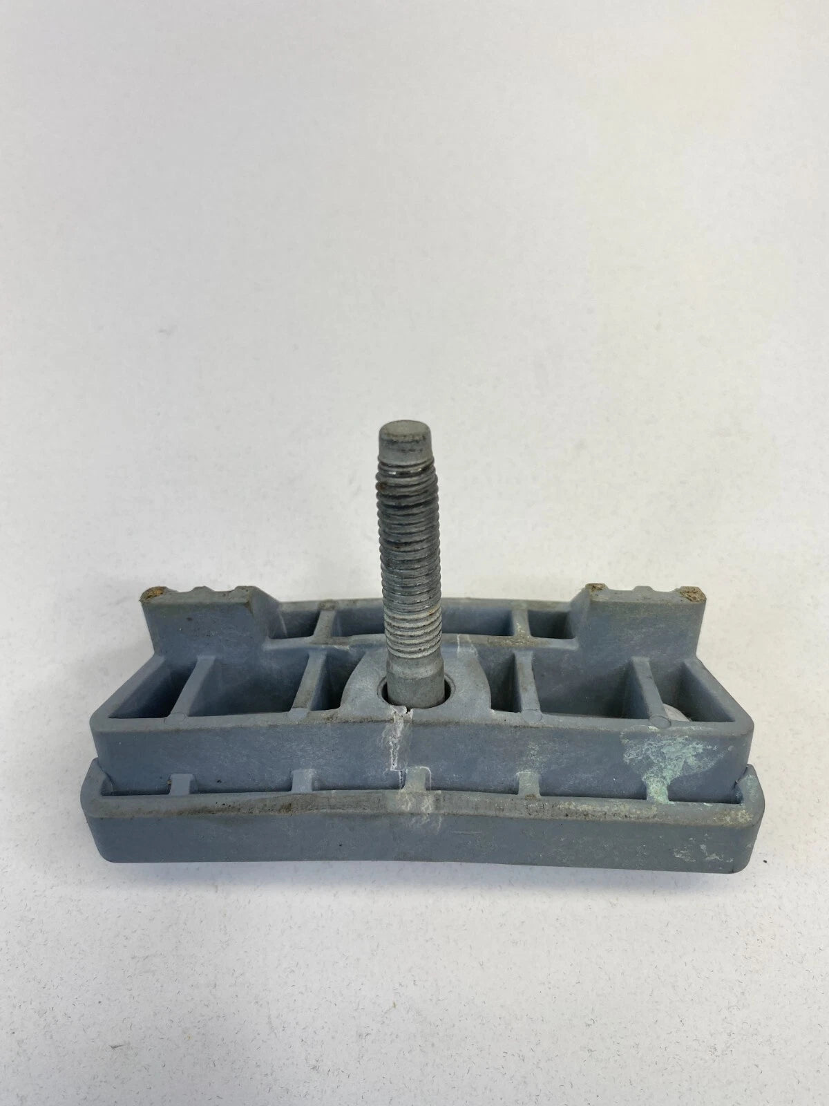 13-15 CHEVY MALIBU 10-16 LACROSSE 16-19 CRUZE BATTERY HOLD DOWN MOUNT 09115187