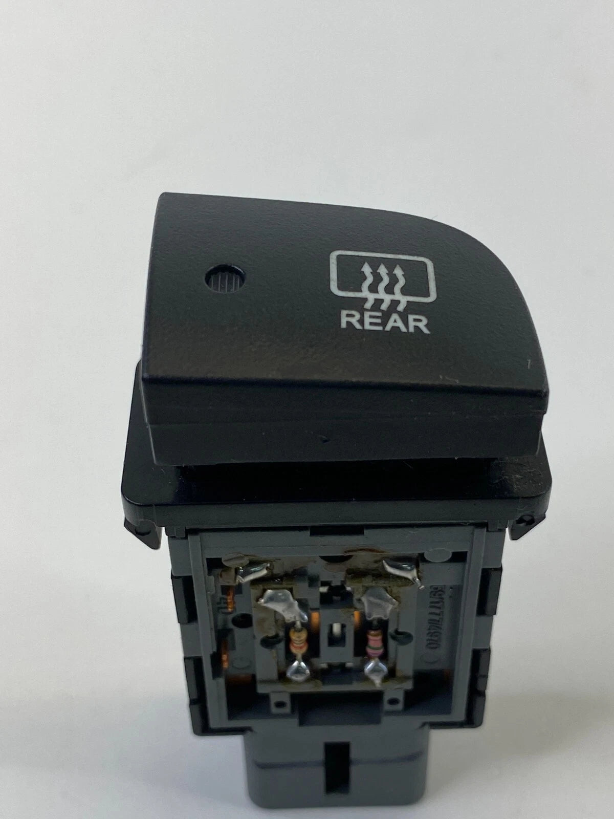 2006 07 08 09 10 2011 HYUNDAI ACCENT REAR DEFROSTER CONTROL SWITCH BUTTON OEM