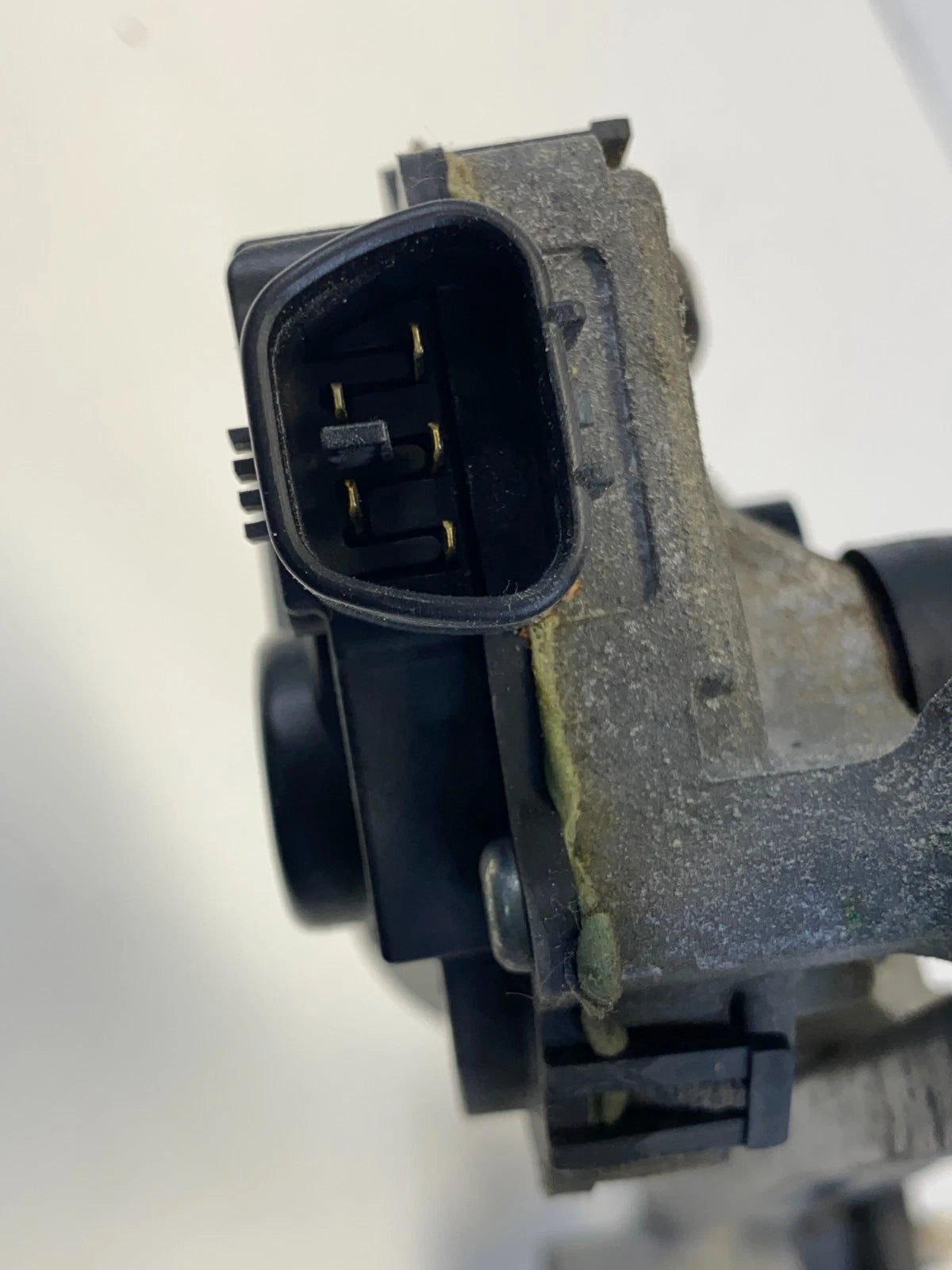 2011-2015 KIA SORENTO FRONT WINDSHIELD WIPER MOTOR W/ LINKAGE 98110-1U000 OEM