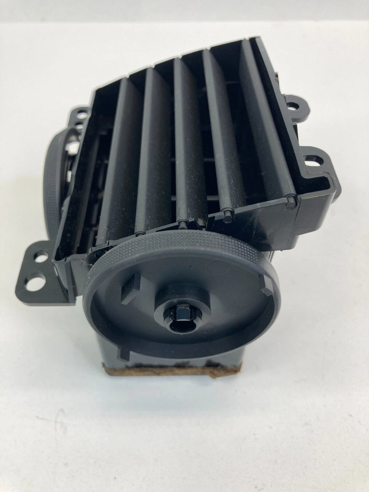 2006-2008 MITSUBISHI ENDEAVOR DASH CENTER LEFT SIDE AC AIR VENT GRILL OUTLET OEM