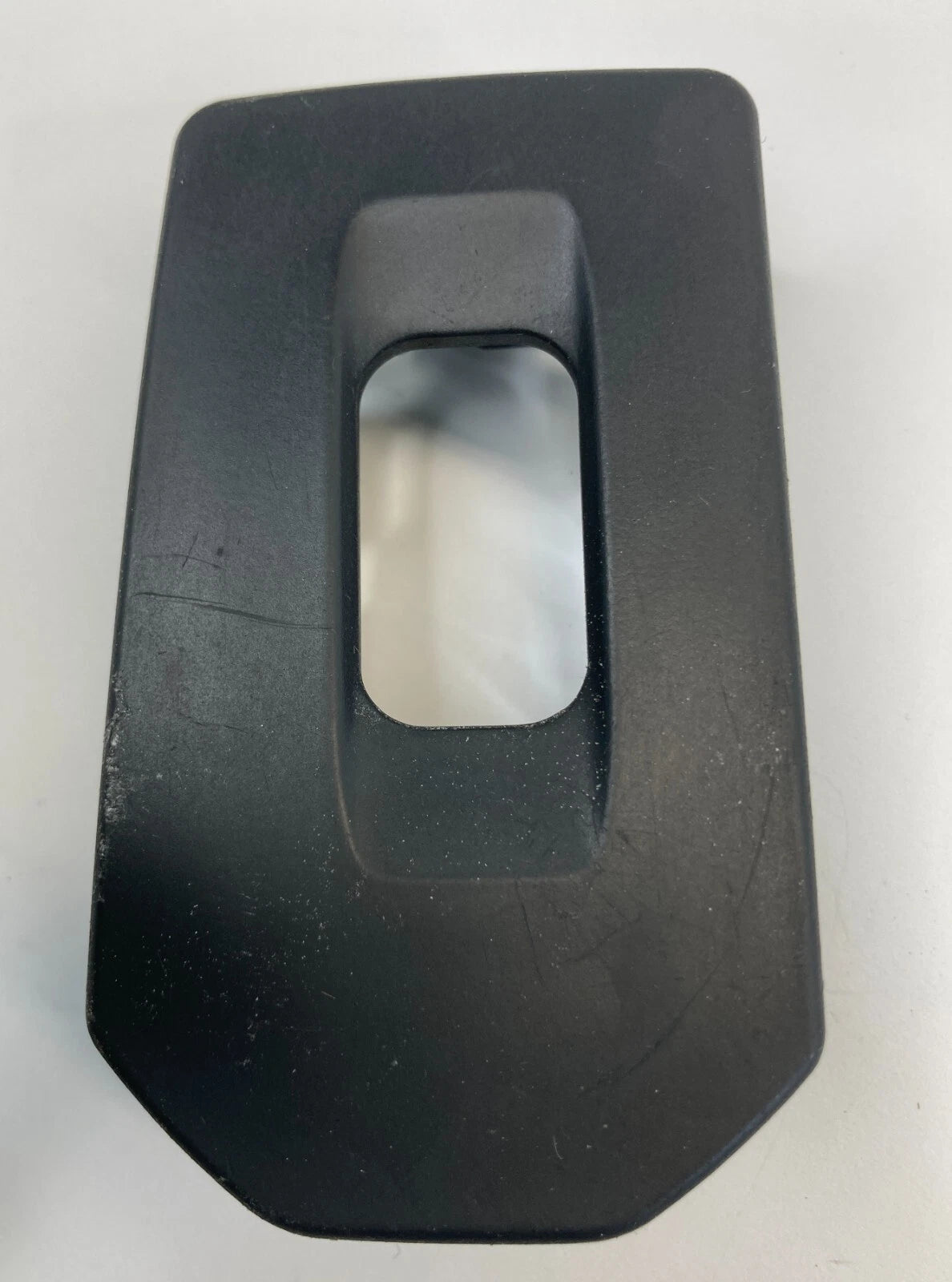 03-07 CADILLAC CTS REAR RIGHT SIDE DOOR WINDOW SWITCH COVER TRIM 10301-JL467 OEM