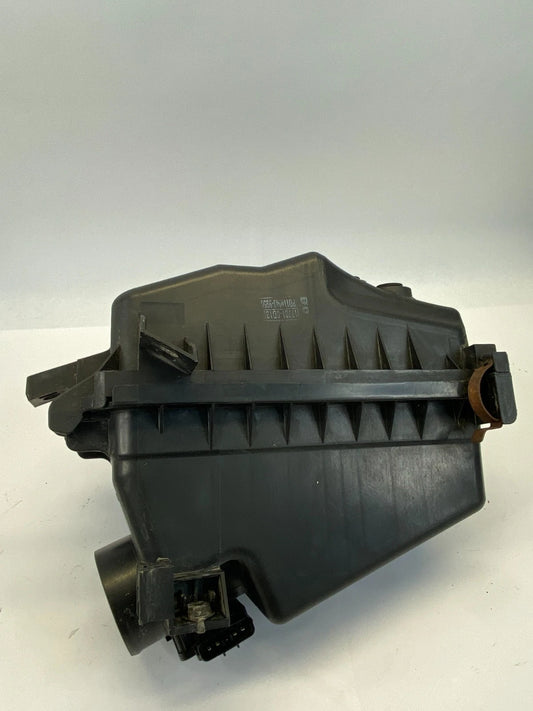2003-2008 PONTIAC VIBE AIR INTAKE CLEANER FILTER BOX HOUSING 17701-0D130 OEM