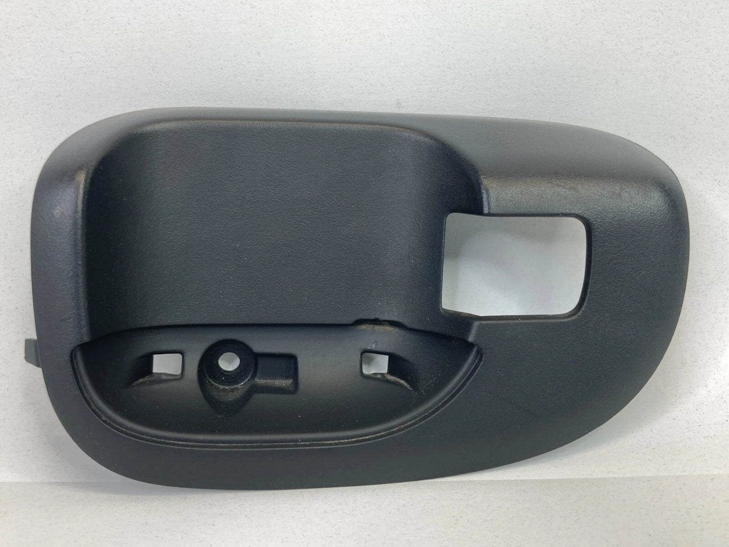 2007-2010 DODGE CALIBER REAR RIGHT INTERIOR INNER DOOR HANDLE BEZEL COVER TRIM