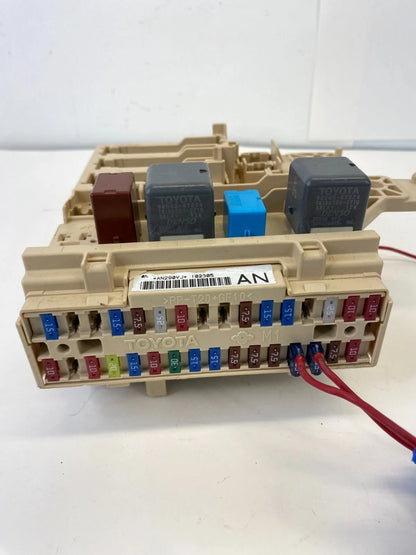 2004-2006 TOYOTA SIENNA 3.3L INTERIOR CABIN FUSE BOX RELAY JUNCTION BLOCK OEM