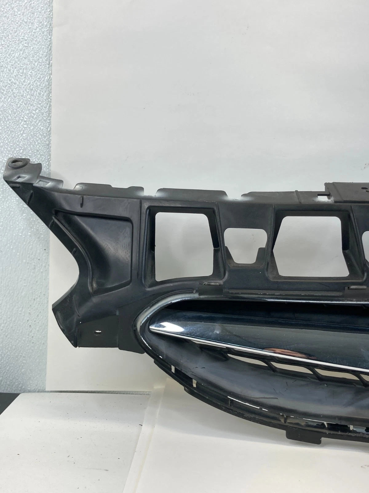 2012-2014 HYUNDAI ACCENT FRONT RADIATOR UPPER GRILL GRILLE 86351-1R100 OEM