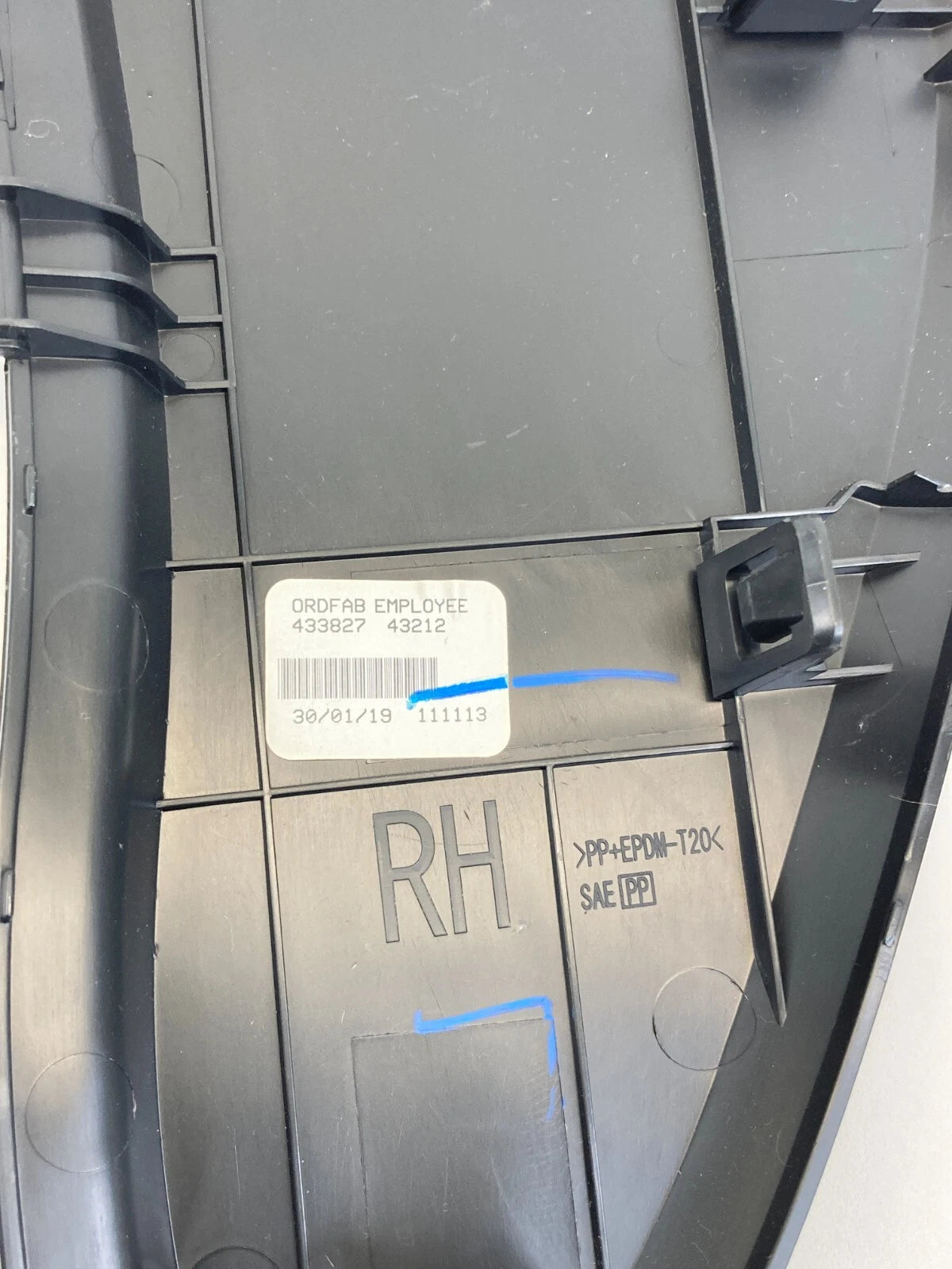 2013-2019 NISSAN SENTRA RIGHT SIDE DASH END CAP COVER PANEL TRIM 68498-3SG0A OEM