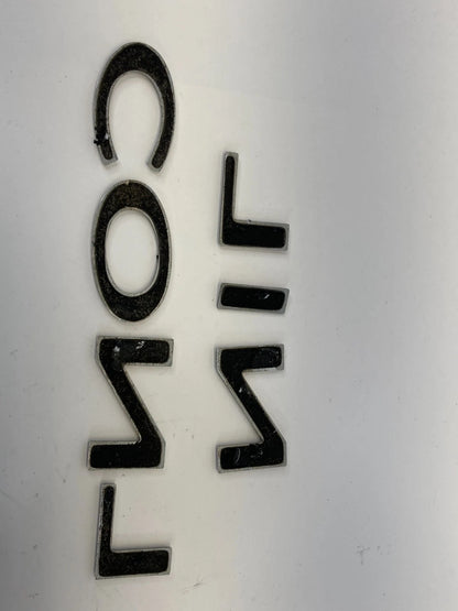 2003-2006 LINCOLN NAVIGATOR REAR TRUNK LID NAMEPLATE LINCOLN EMBLEM LOGO BADGE