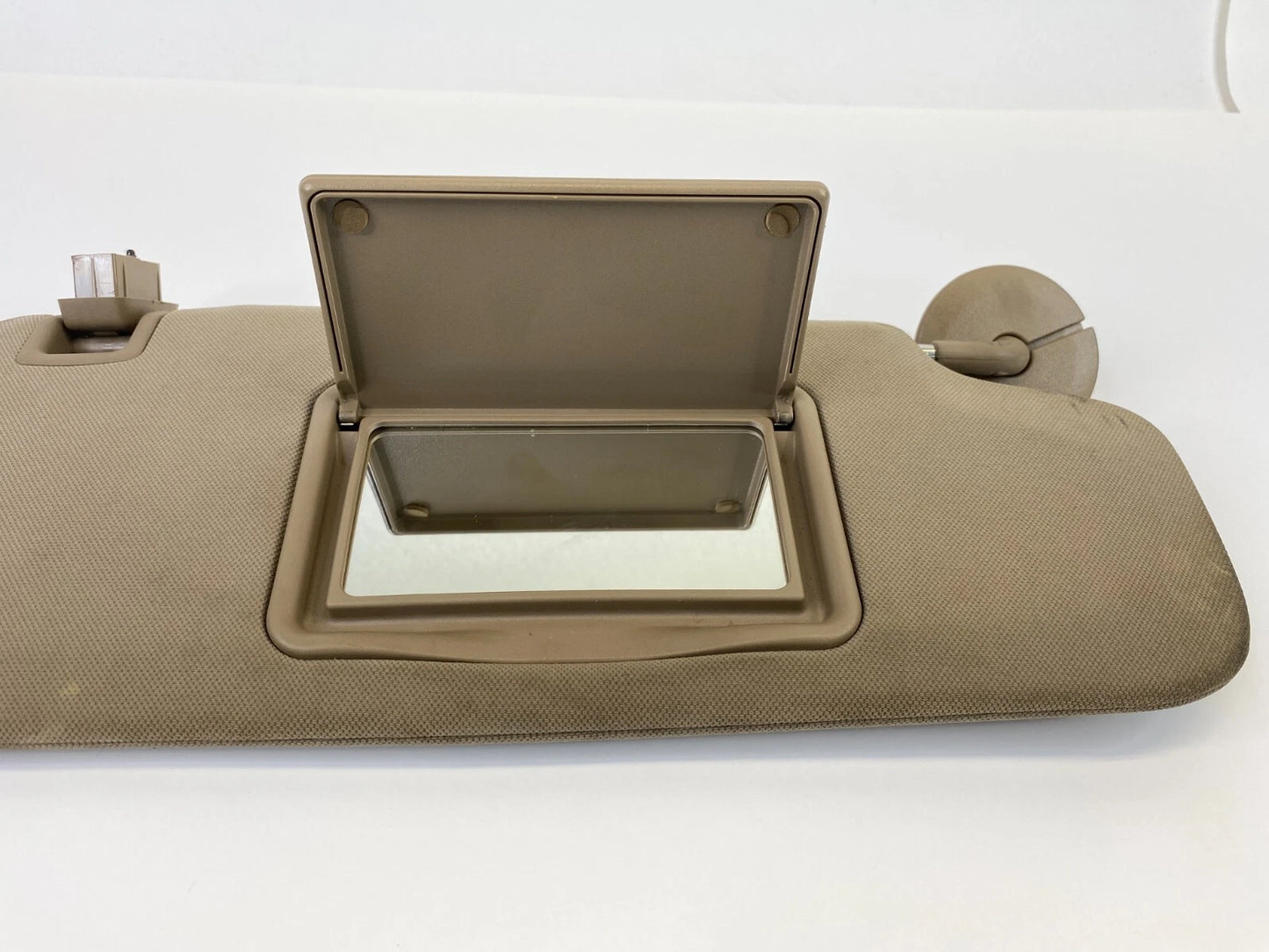 2008-2012 CHEVROLET MALIBU RIGHT PASSENGER SUNVISOR SUN VISOR ASSY BEIGE OEM