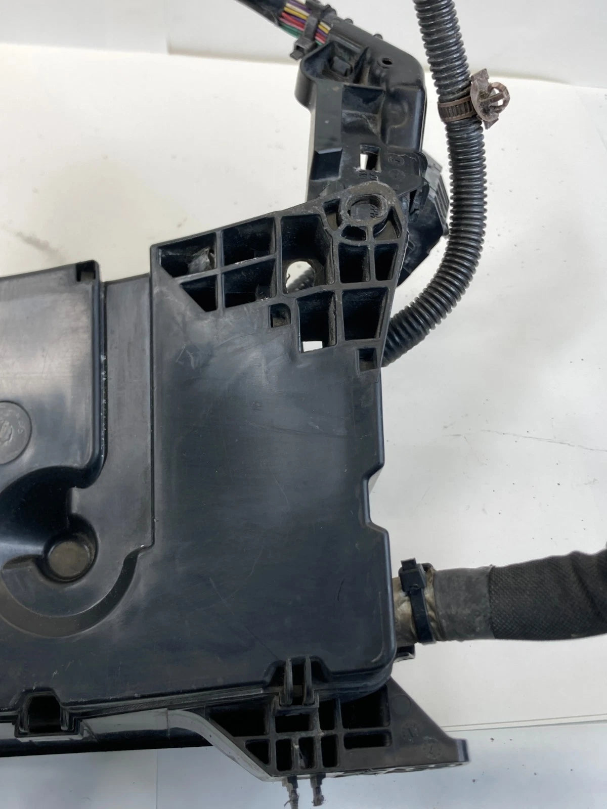 2010 2011 TOYOTA PRIUS 1.8L A/T ENGINE COMPARTMENT FUSE RELAY BOX ASSEMBLY OEM