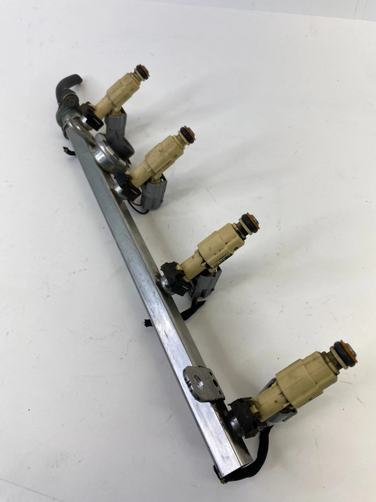 2010-2013 KIA FORTE KOUP 2.0L ENGINE FUEL RAIL INJECTION INJECTORS W/ LINE OEM