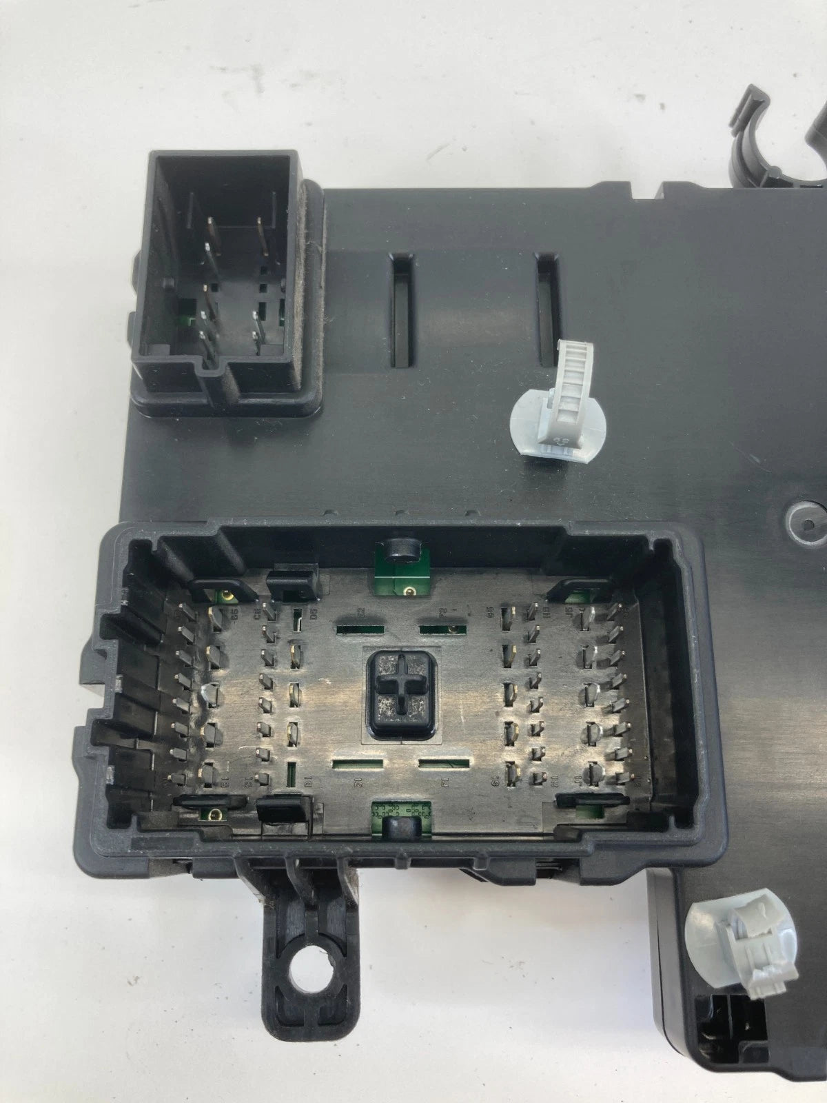 2006-2014 KIA SEDONA DASH FUSE BOX RELAY JUNCTION BLOCK MODULE 91954-4D101 OEM