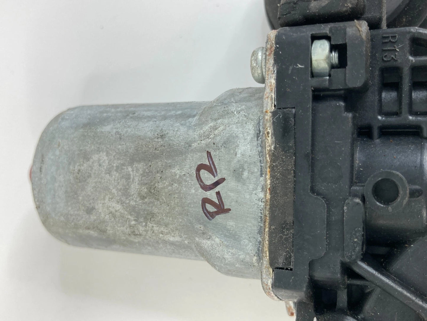 2004-2009 TOYOTA PRIUS REAR RIGHT SIDE DOOR WINDOW MOTOR 85710-35180 OEM
