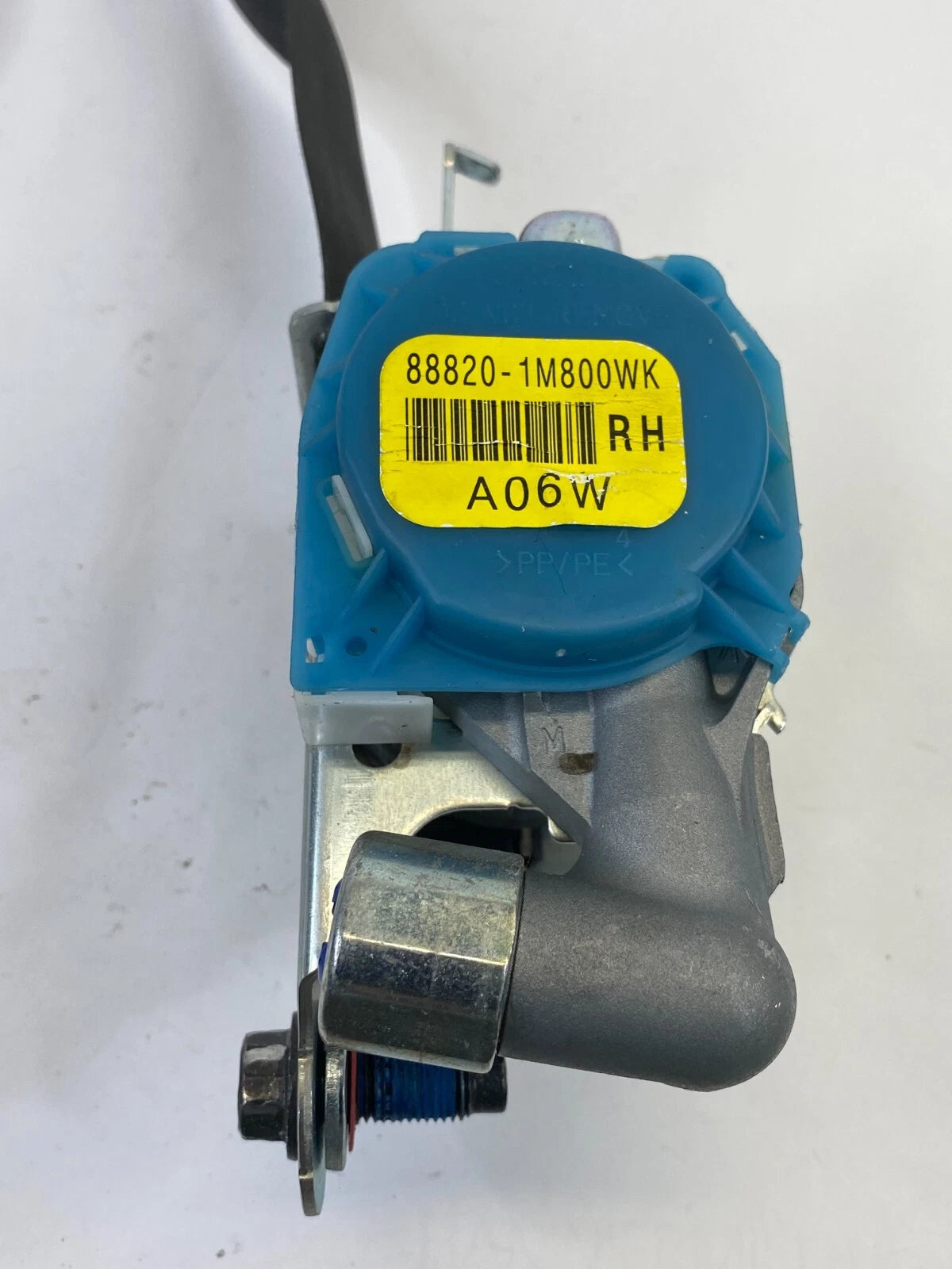 11-13 KIA FORTE FRONT RIGHT PASSENGER SIDE SEAT BELT RETRACTOR 88820-1M800WK OEM