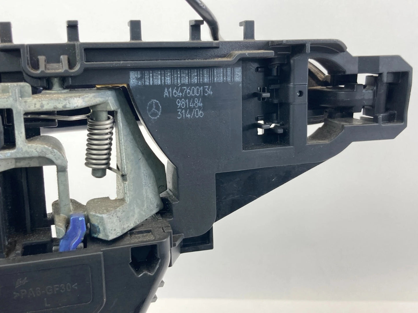 06-11 MERCEDES ML350 07-09 ML320 FRONT LEFT DRIVER EXTERIOR DOOR HANDLE OEM