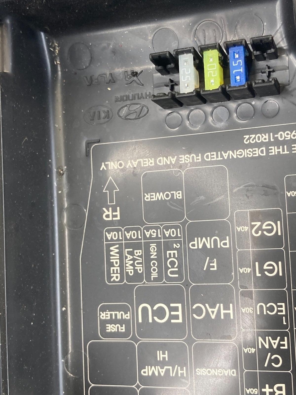 2013 2014 Hyundai Accent 1.6L AT Engine Fuse Relay Box Junction Block 912201R525