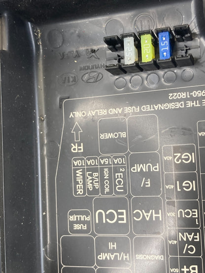 2013 2014 Hyundai Accent 1.6L AT Engine Fuse Relay Box Junction Block 912201R525