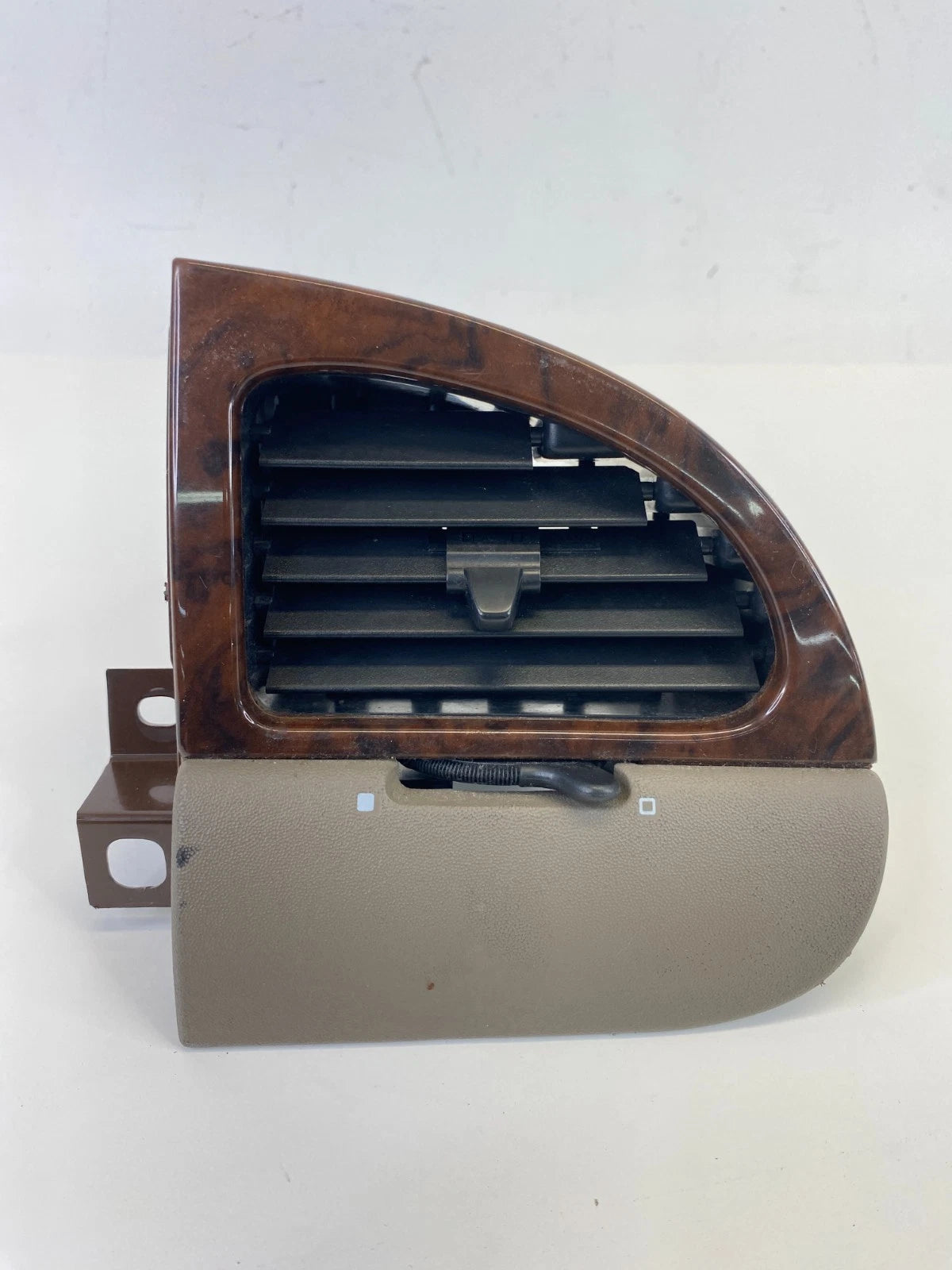 98-02 LINCOLN TOWN CAR DASH RIGHT AC AIR VENT DUCT GRILLE BEZEL XW1H19893AAW OEM