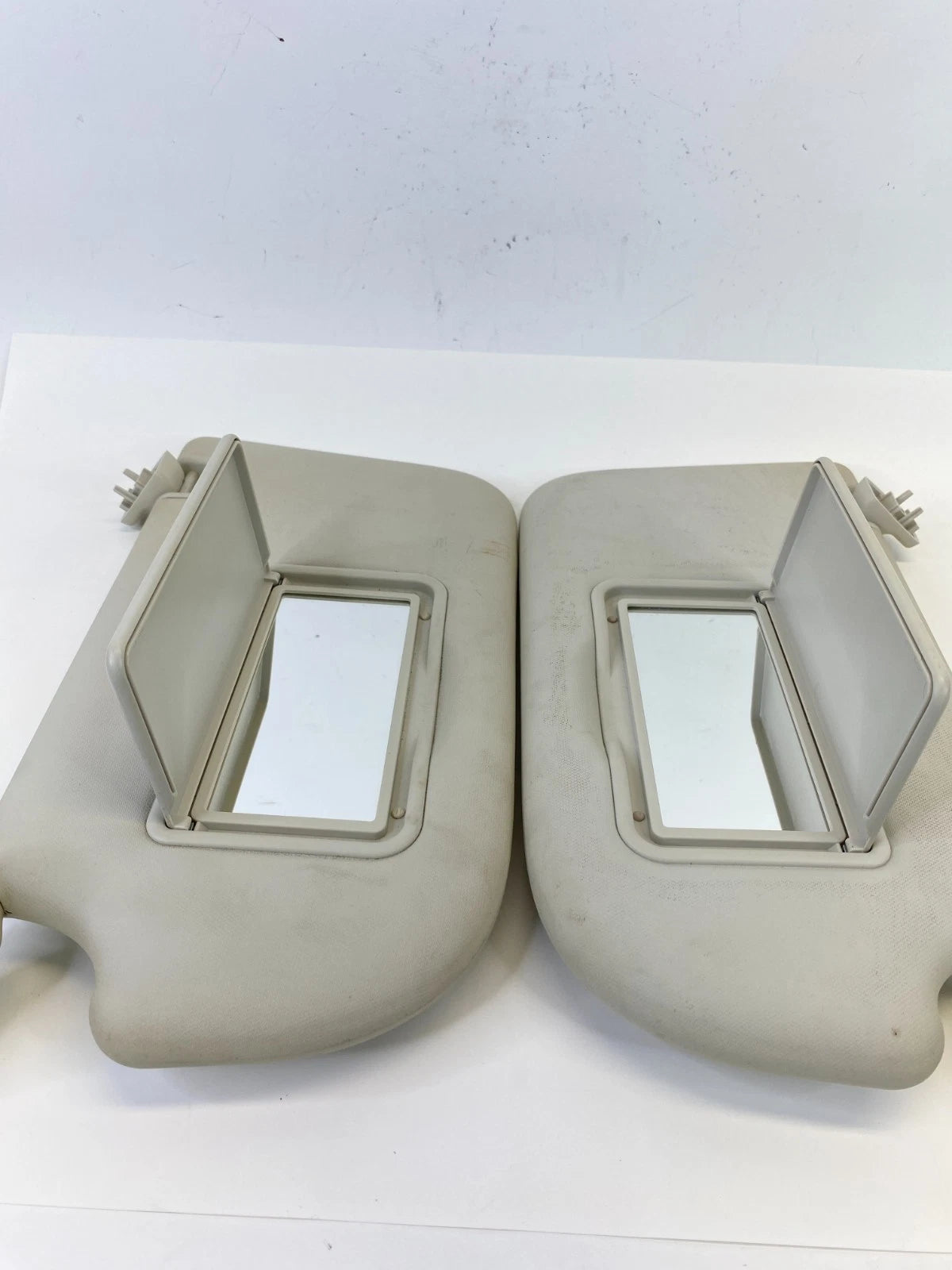 2013-2019 FORD ESCAPE FRONT LEFT & RIGHT SUNVISOR SUN VISOR PAIR W/ MIRROR OEM