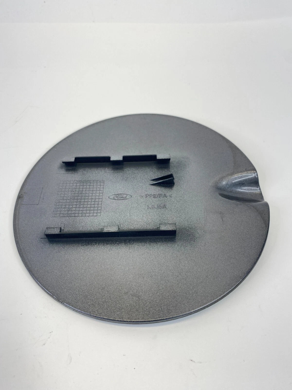 12 13 14 15 16 17 18 FORD FOCUS SEDAN FUEL TANK FILLER GAS DOOR LID COVER OEM