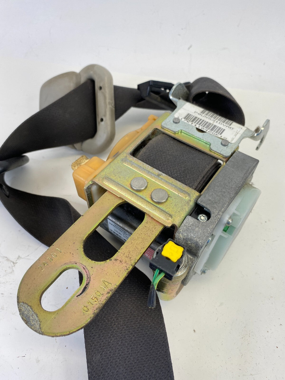 2005 2006 Dodge Magnum Front Left Driver Seat Belt Retractor P0UX531DVAD OEM