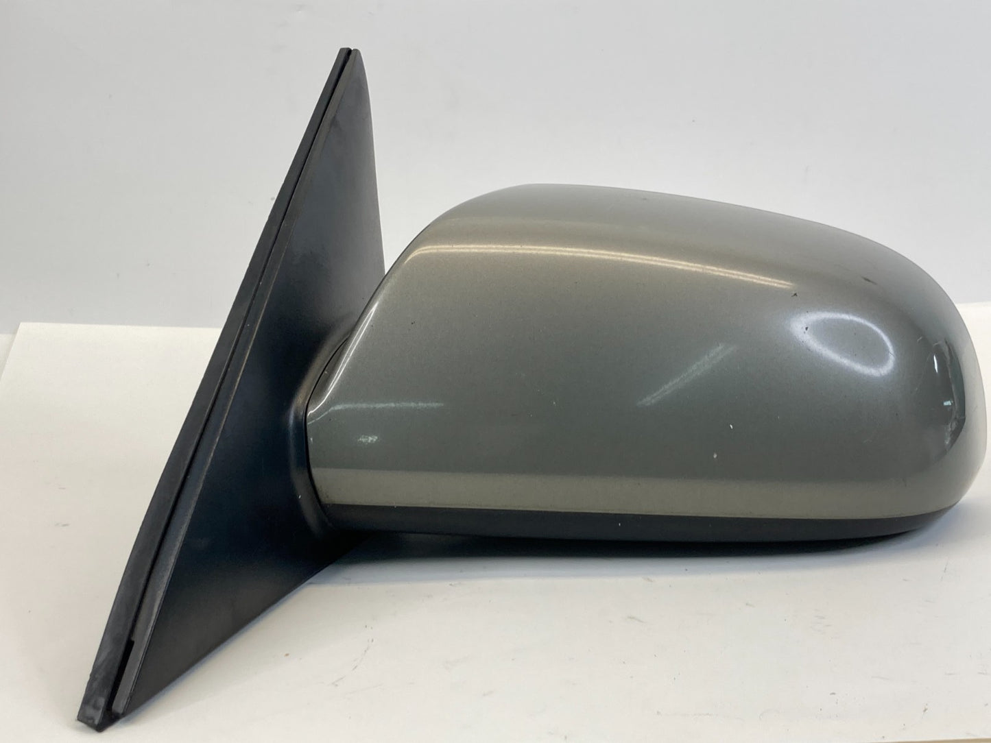 2006-2010 Hyundai Sonata Front Left Driver Side View Power Mirror OEM