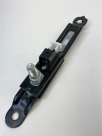2006-2011 TOYOTA RAV4 FRONT LEFT SIDE SEAT BELT HEIGHT ADJUSTER E563003 OEM