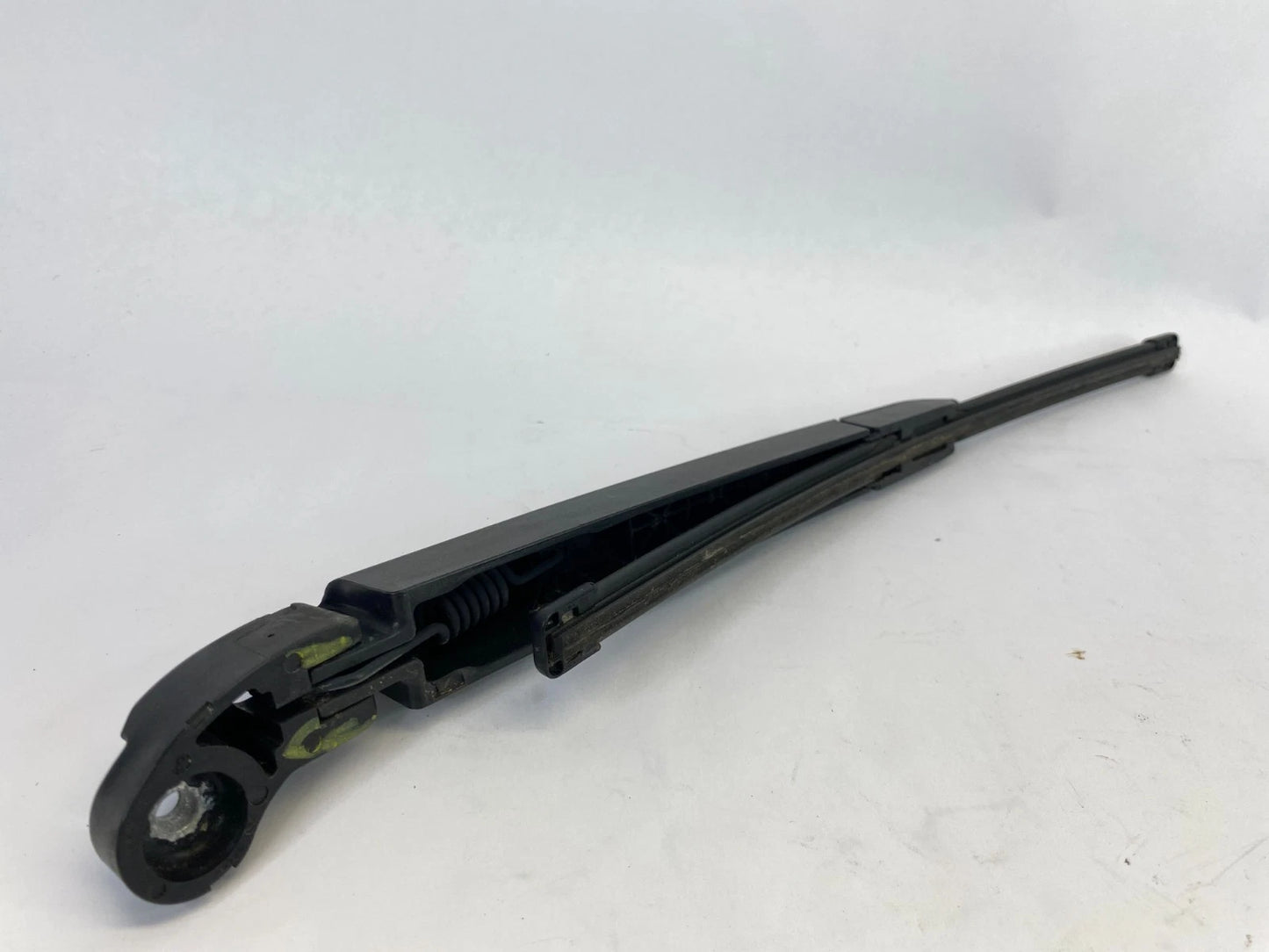 2013-2017 HYUNDAI ELANTRA GT REAR LIFTGATE WINDSHIELD WIPER ARM BLADE OEM
