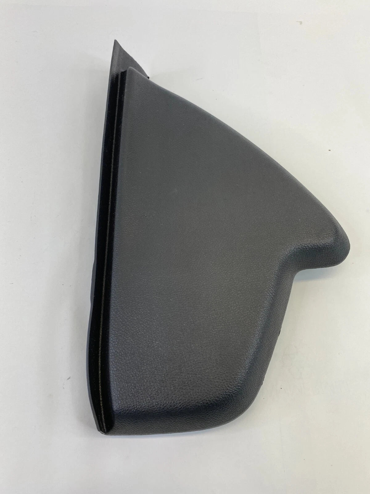 2013-2015 MALIBU 2016 MALIBU LIMITED DASH RIGHT END CAP PANEL BLACK 22878630