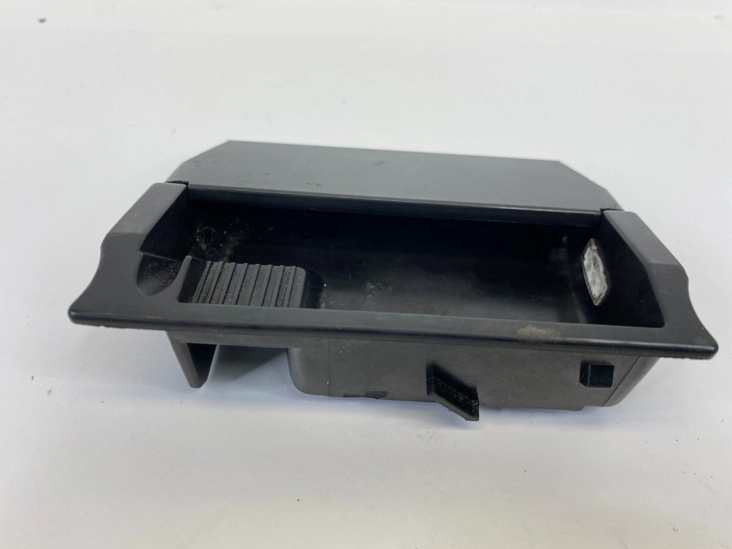 2002 2003 MERCEDES-BENZ ML320 ML 320 DASH CENTER LOWER POCKET STORAGE ASTRAY OEM