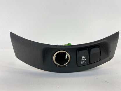 04-07 VOLVO S40 CENTER CONSOLE TRACTION SWITCH POWER OUTLET W/ BEZEL 8685380 OEM