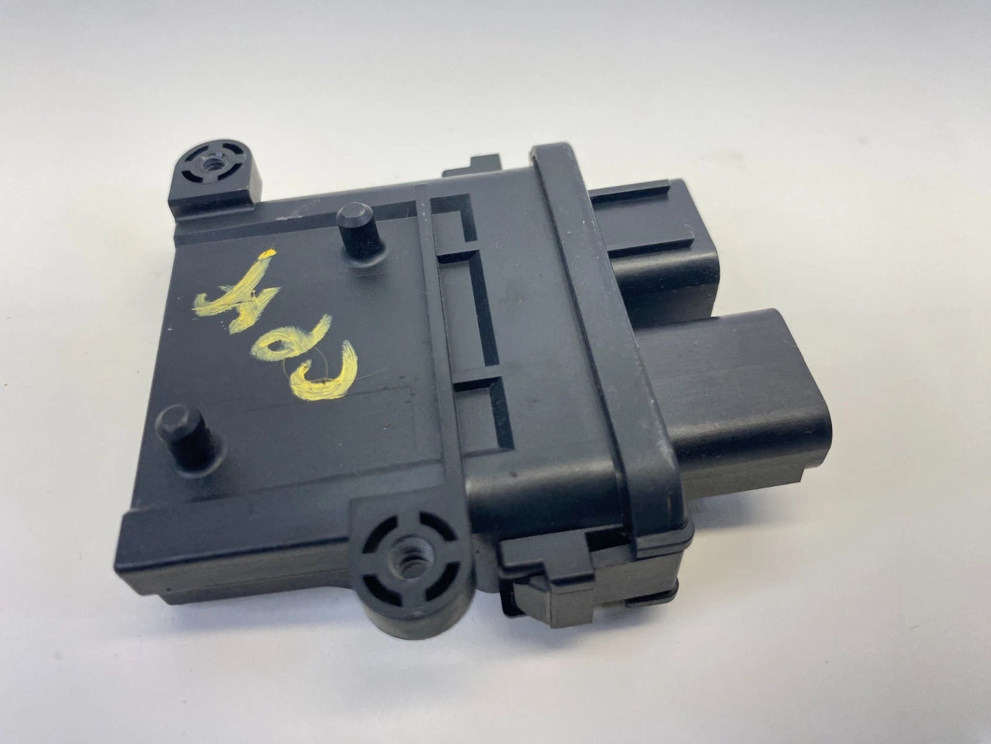 2010-2013 KIA FORTE FRONT RIGHT SEAT OCCUPANT OCCUPANCY MODULE SENSOR 889501M500