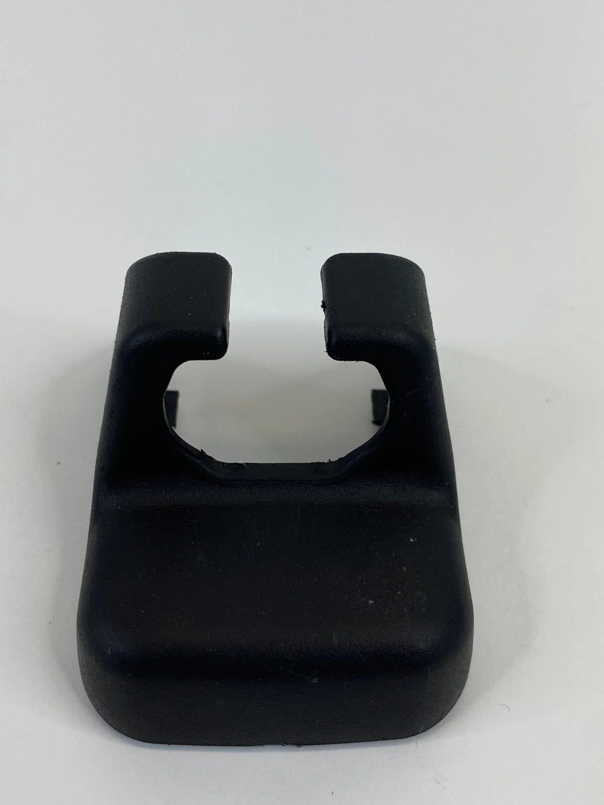 2003 04 05 06 07 2008 TOYOTA COROLLA SEDAN FRONT RIGHT SEAT TRACK END COVER TRIM