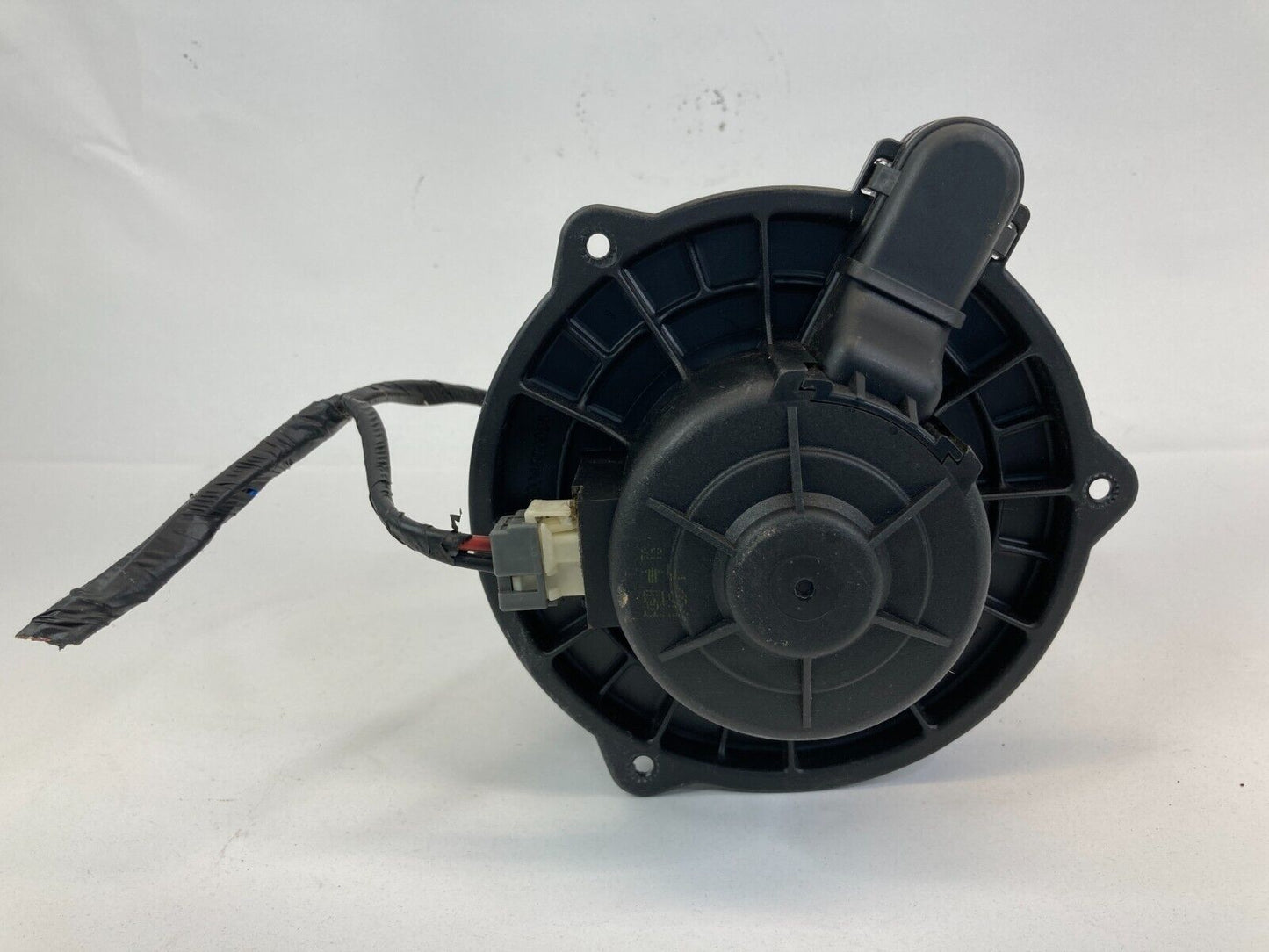 2006-2012 2014 Kia Sedona 3.8L Base A/C Heater Blower Motor E005330025 OEM