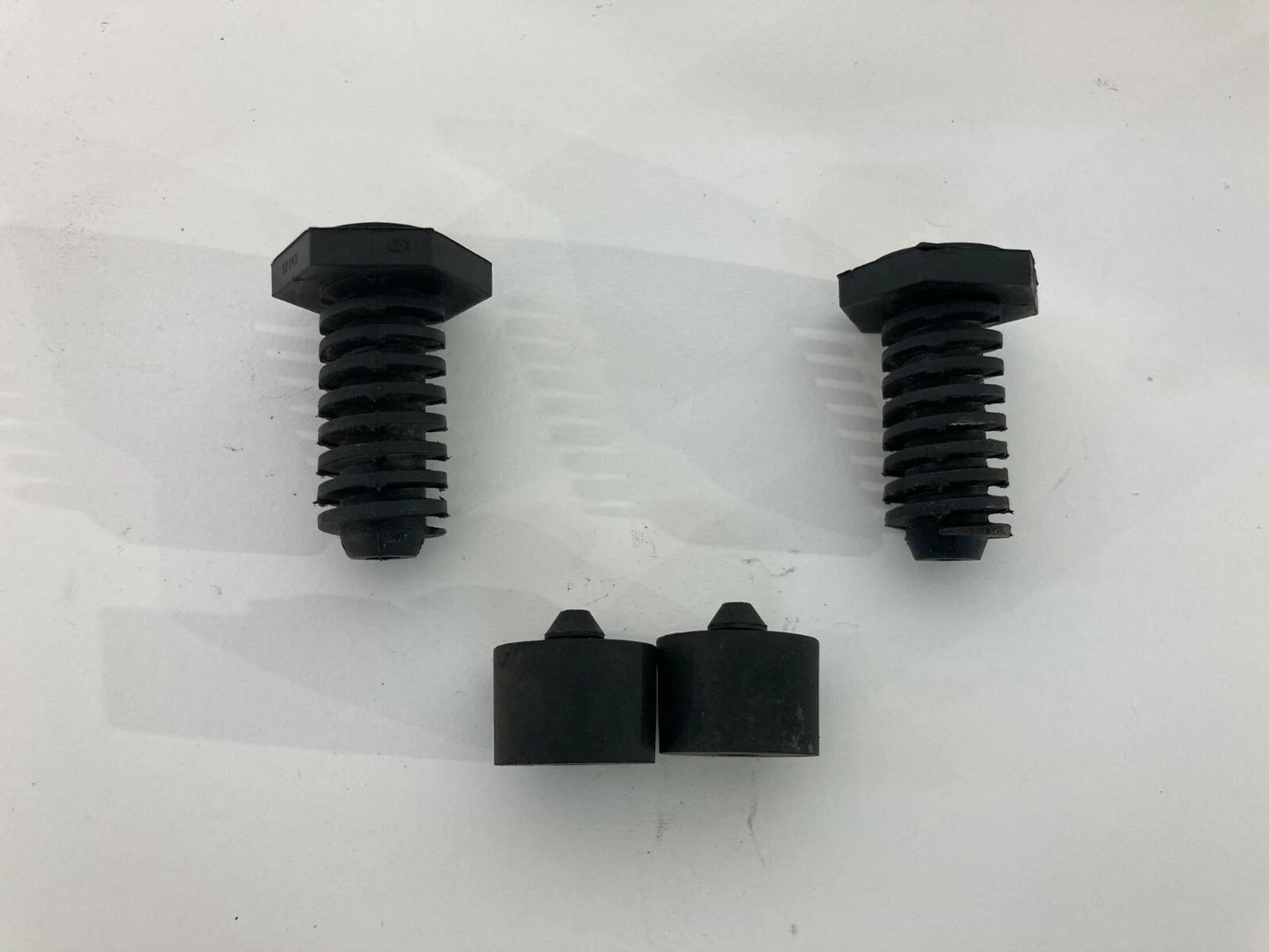 2009-2014 VW VOLKSWAGEN ROUTAN HOOD HINGE SCREM MOUTING BOLTS SET OEM