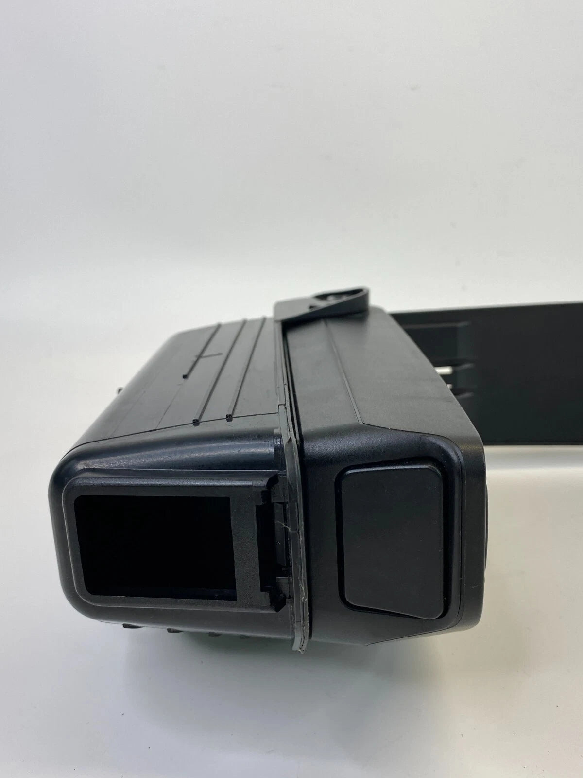 09 10 535I XDRIVE 04-07 BMW 530I CENTER CONSOLE ARMREST TRAY BOX 51167112395 OEM