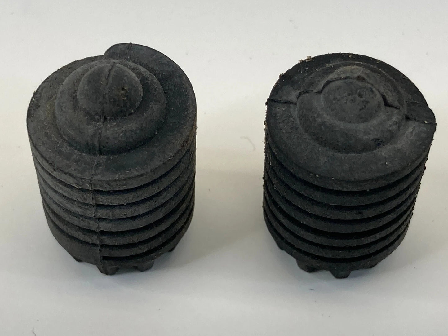 2002-2005 BMW 745I FRONT HOOD RUBBER CUSHION BUFFER STOPPER BUMPER SET PAIR OEM