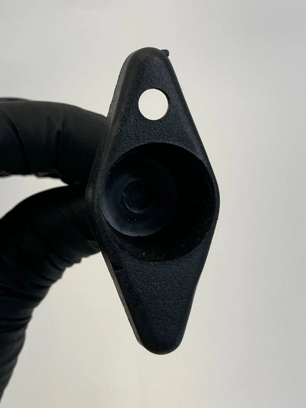 06-10 SATURN VUE SPARE TIRE JACK HOLDER RETAINER HOLD DOWN BOLT SCREW OEM