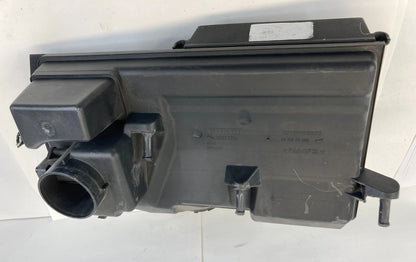 04-10 VOLVO S40 05-10 V50 2.4L AIR INTAKE CLEANER FILTER BOX ASSY 30677194 OEM
