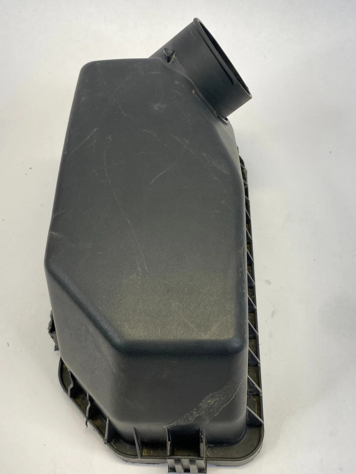 2010 2011 KIA SOUL 2.0L L4 AIR CLEANER FILTER BOX UPPER HOUSING 28111-2K300 OEM