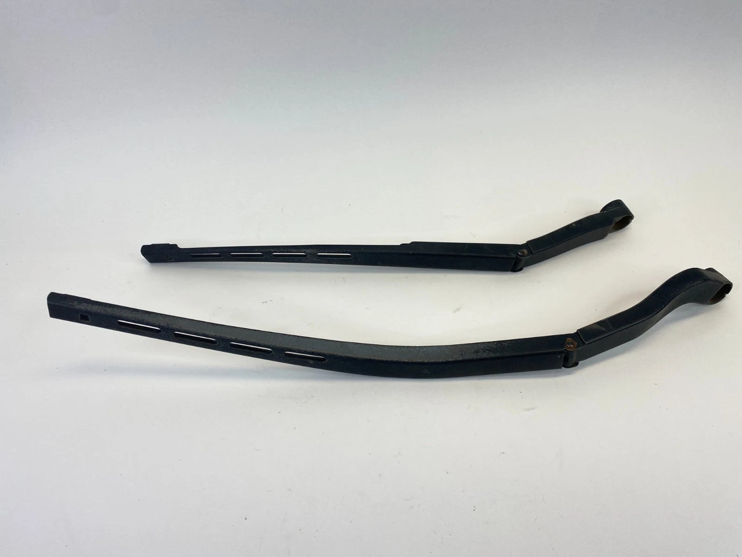 2010-2017 CHEVROLET EQUINOX FRONT RIGHT & LEFT WINDSHIELD WIPER ARM SET